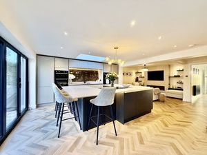 Photo 14- click for photo gallery